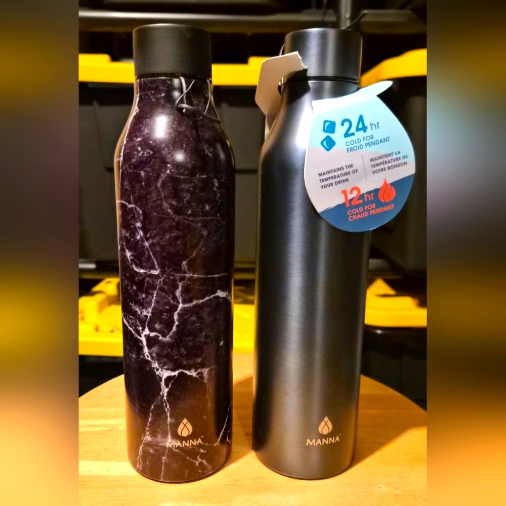 MANNA GREY AND MARBLE BLACK Water Bottles